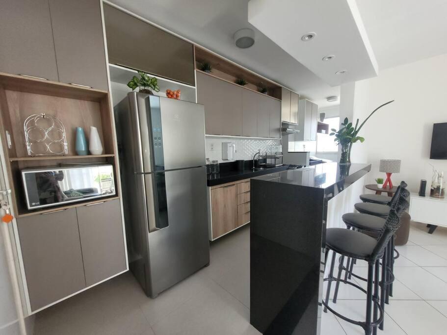 Apartamento Prox A Orla Atalaia, Com 2 Quartos Climatizados *